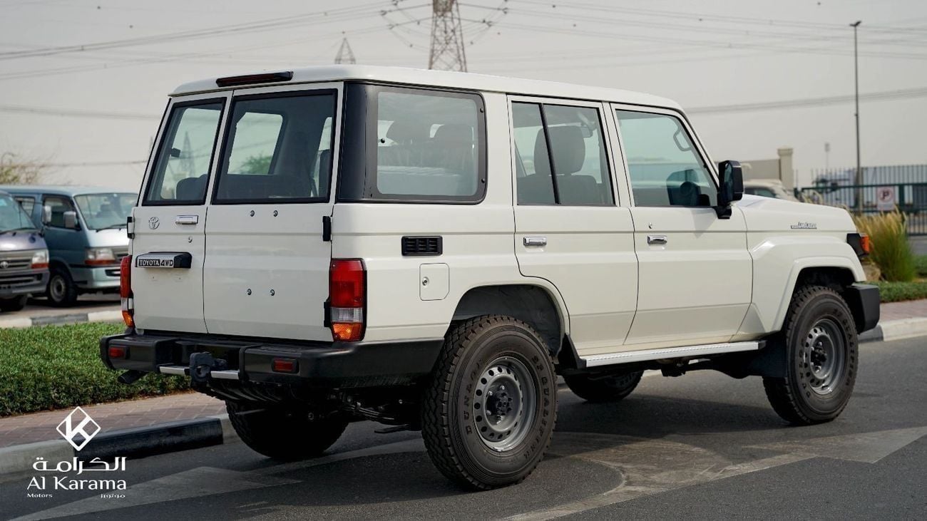 تويوتا لاند كروزر 76 LC76 LX - 4.2L Diesel Engine | Manual 4x4 Transmission | Diff Lock | 5 Door | 9+ Seating