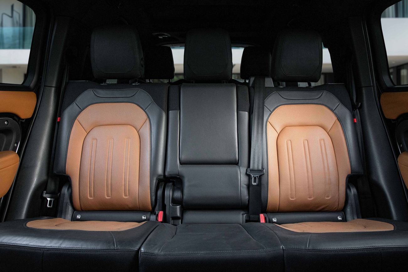 Land Rover Defender Defender X P400 | 4,505 P.M | 0% Downpayment | Land Rover Warranty!