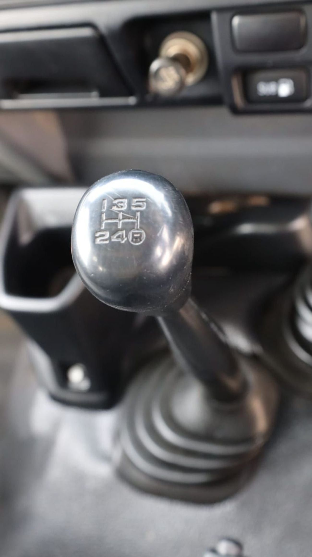 تويوتا لاند كروزر Toyota Landcruiser LC78.  2018 RHD diesel engine