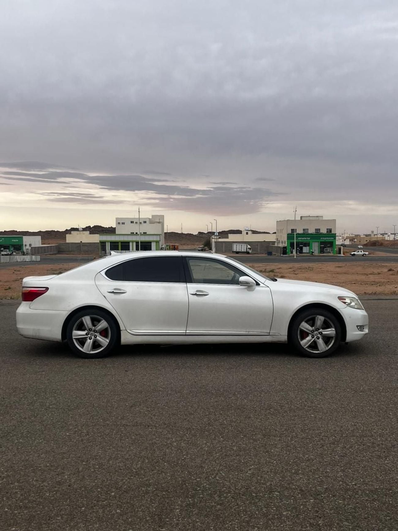 لكزس LS 460 LWB 4ST