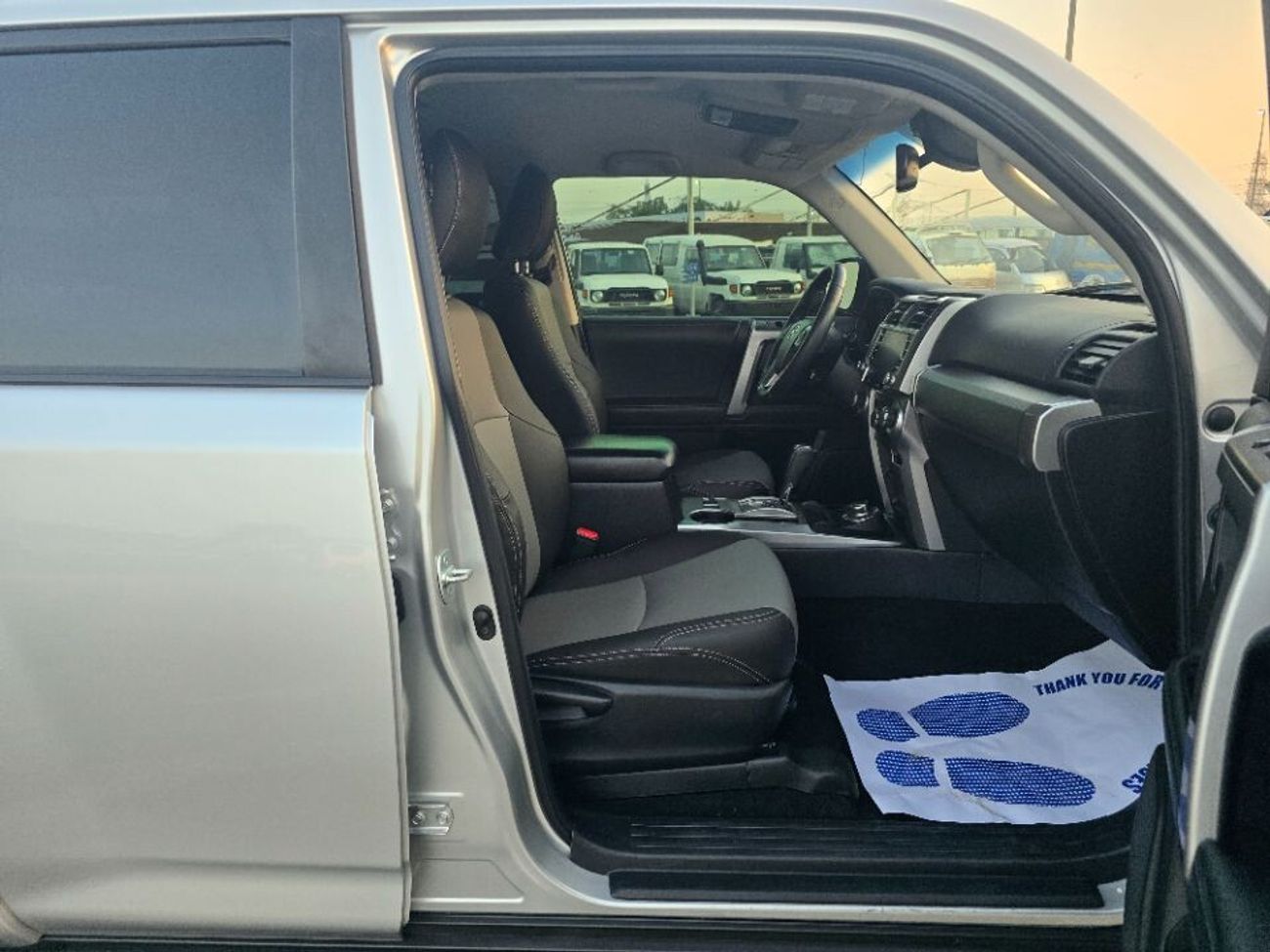 Toyota 4Runner 2021 Model 4x4 , Push button and leather seats