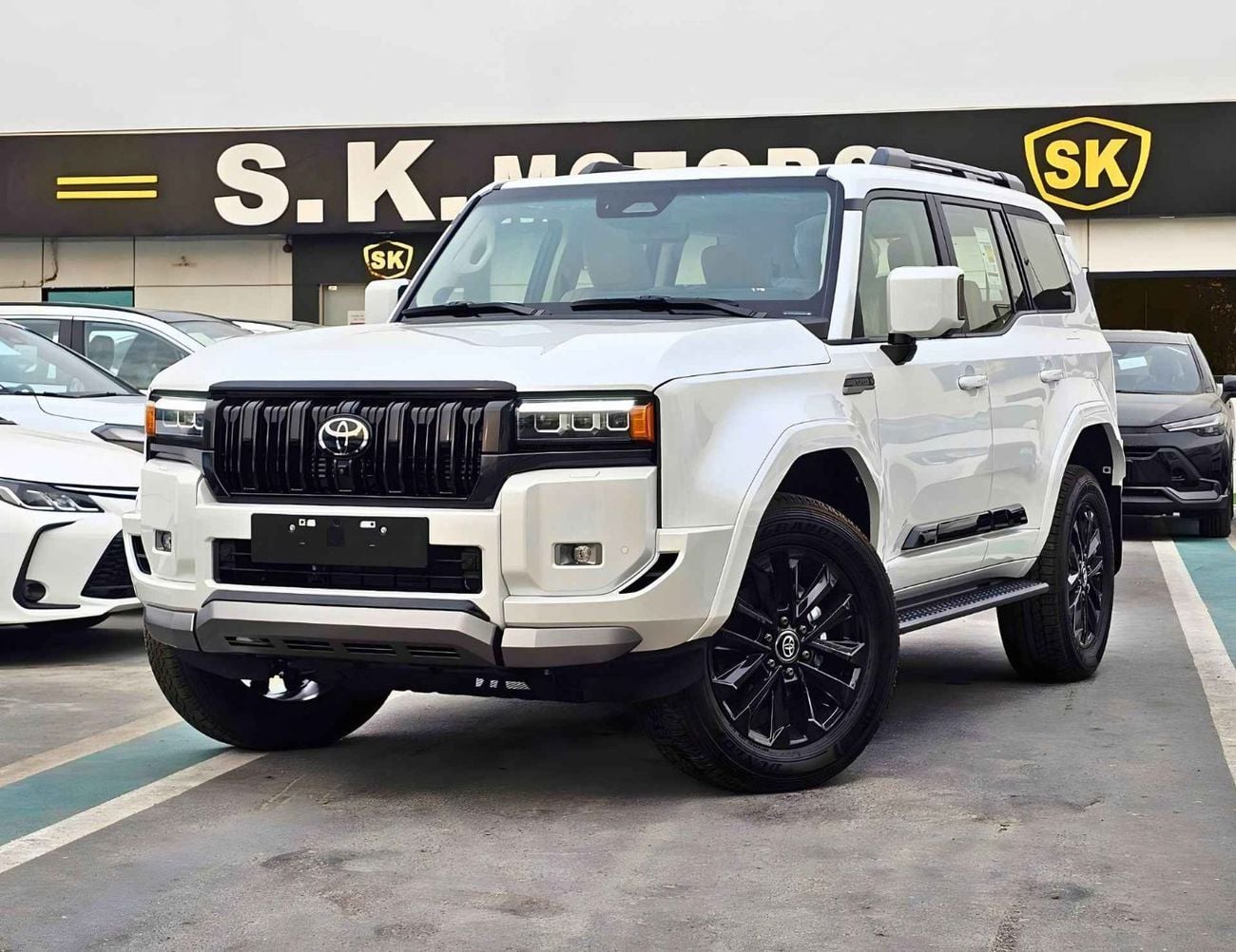 تويوتا برادو LUXURY TURBO/ 2.4L V4 PETROL/ 360* WITH HEADUP DISPLAY/ RADAR/ PANORAMIC (CODE # PPLX1)