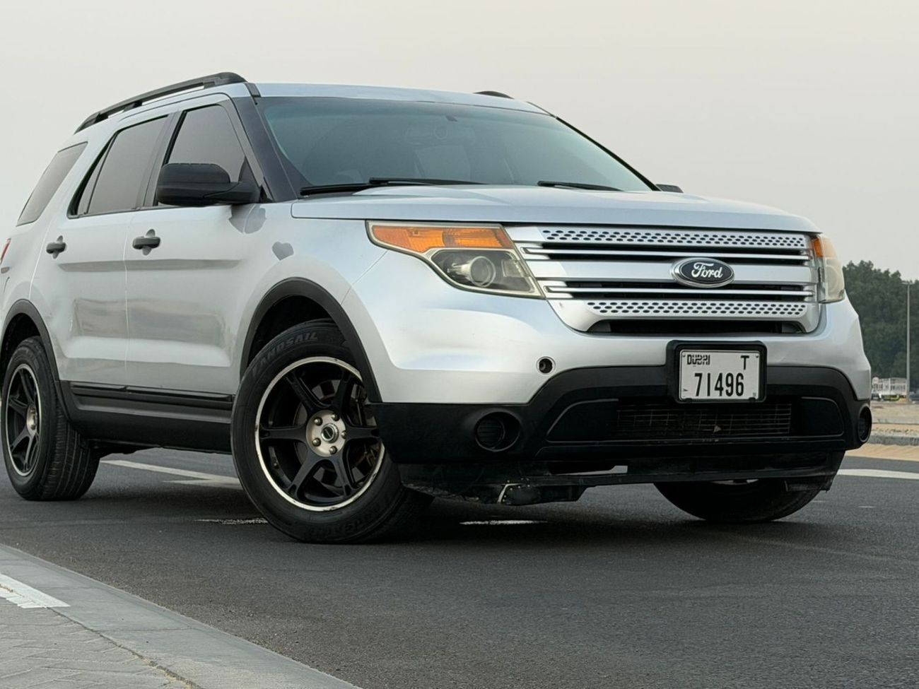 Ford Explorer Limited 3.5L Excellent condition & luxury feel