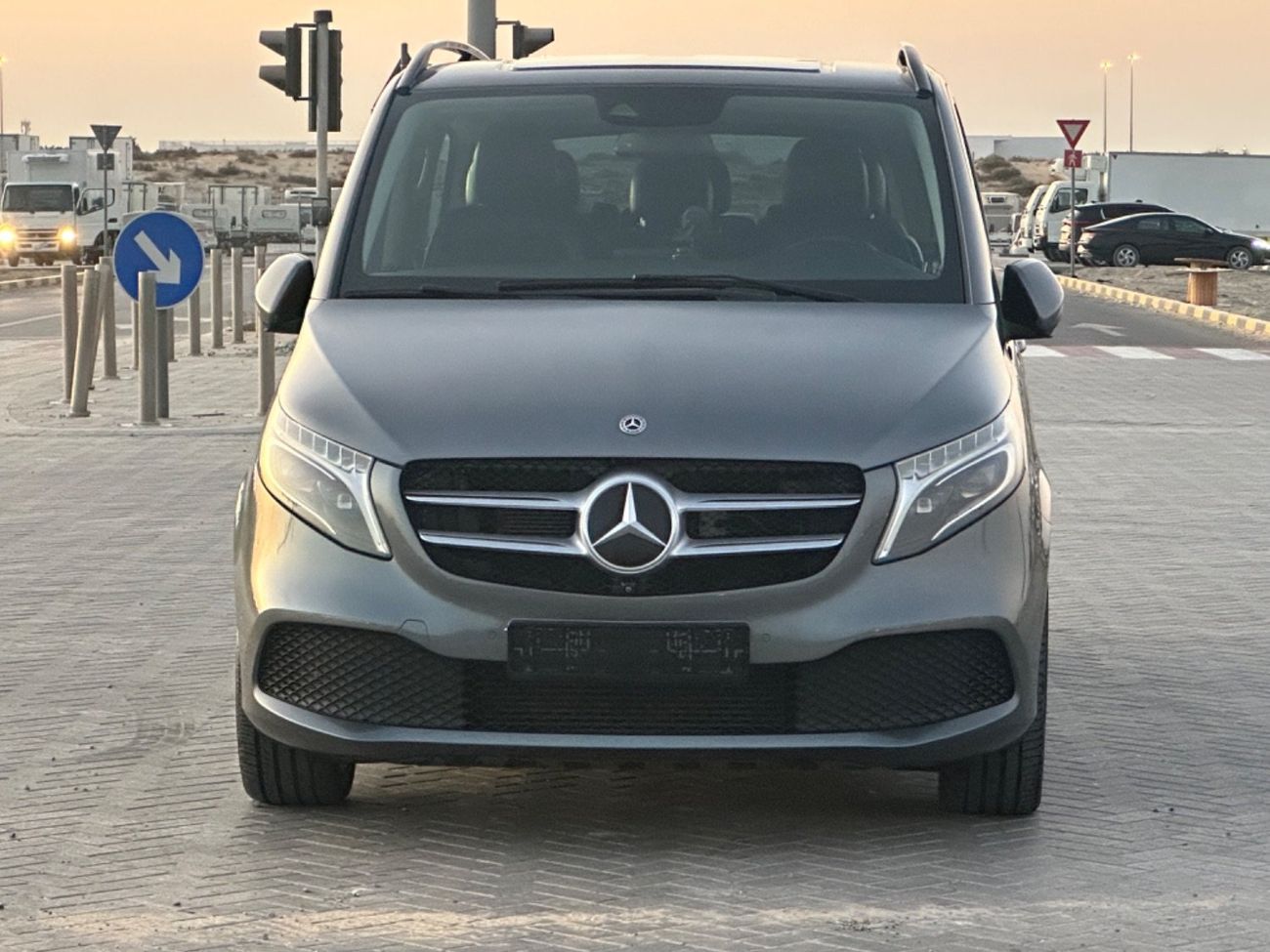 Mercedes-Benz V 250 Std 2.1L MODEL 2020 GCC CAR PERFECT CONDITION INSIDE AND OUTSIDEE