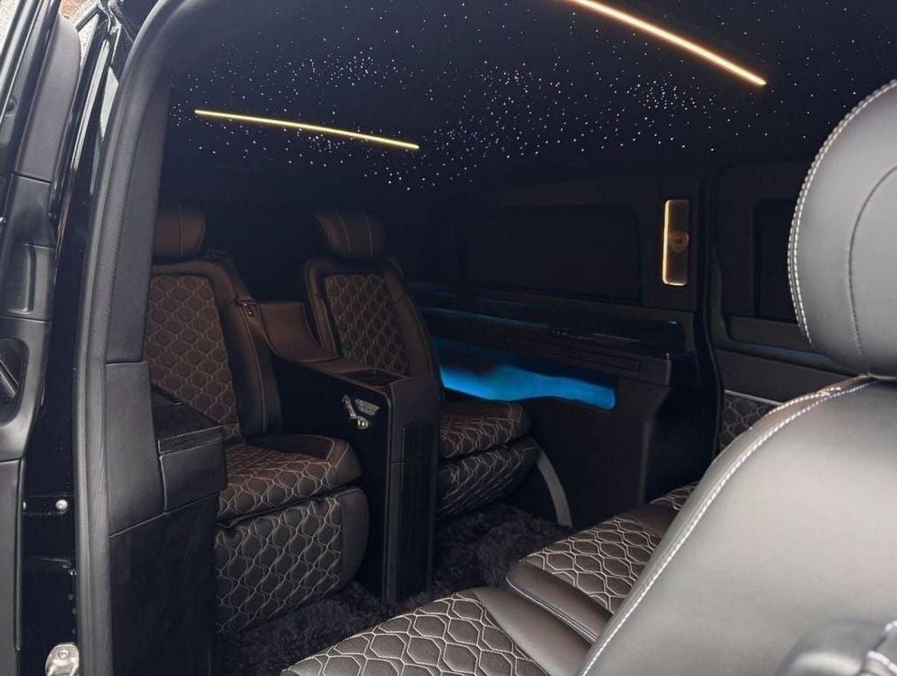 Mercedes Benz V300 AVANTGARDE VIP Conversion Brand New 2025 Model in RHD or LHD