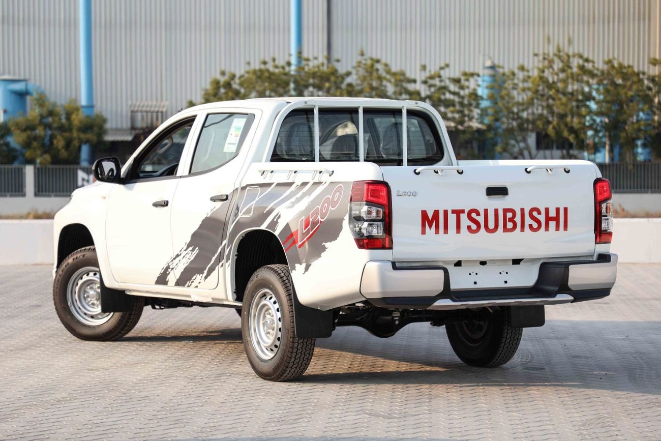 Mitsubishi L200 2023 Mitsubishi L200 DC 4x4 2.4 - White Solid inside Grey | Export Only