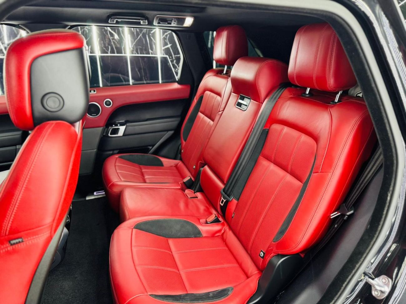 لاند روفر رينج روفر سبورت HSE Dynamic 3.0L 2020 Range Rover Sport HSE Dynamic, Warranty, Excellent Condition, GCC