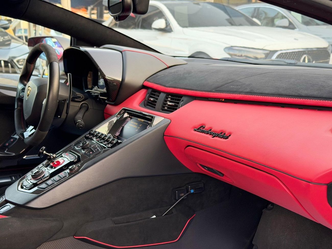 لامبورغيني أفينتادور SVJ 6.5L V12