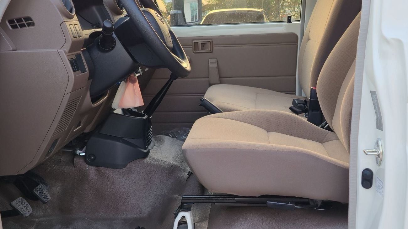 Toyota Land Cruiser 70 Toyota Land Cruiser 70 LC 78 | 2.8L| V4 | T/Diesel | MT | 2025