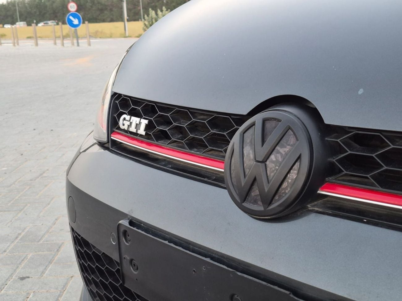 فولكس واجن جولف GTI 2.0L