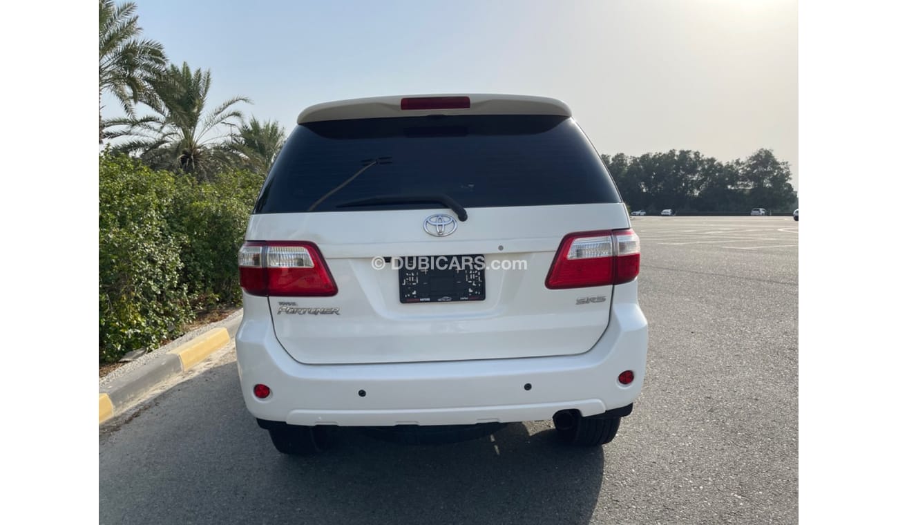 Toyota Fortuner Toyota  Fortuner (Gcc- SPEC) - 2011 - VERY GOOD CONDITION