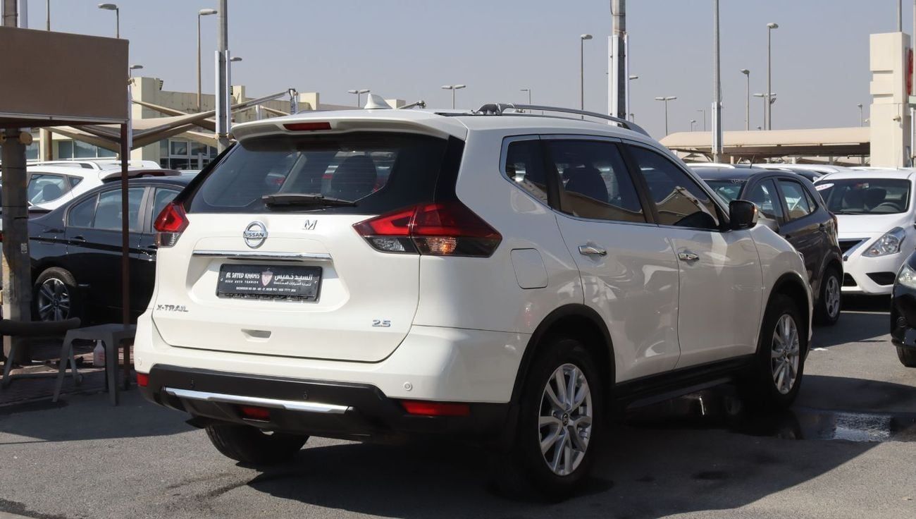 نيسان إكس تريل نيسان إكستريل -2021 - خليجى -  بدون حوادث - 2.5L- 4WD - ممشى قليل  بحاله ممتازه