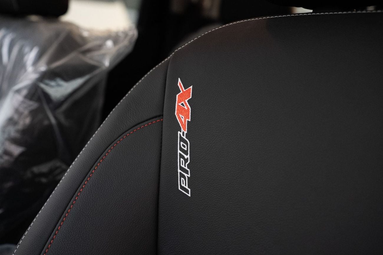 Nissan Navara PRO-4X Off-Road | 2.5L Diesel 4WD A/T (Only For Export)