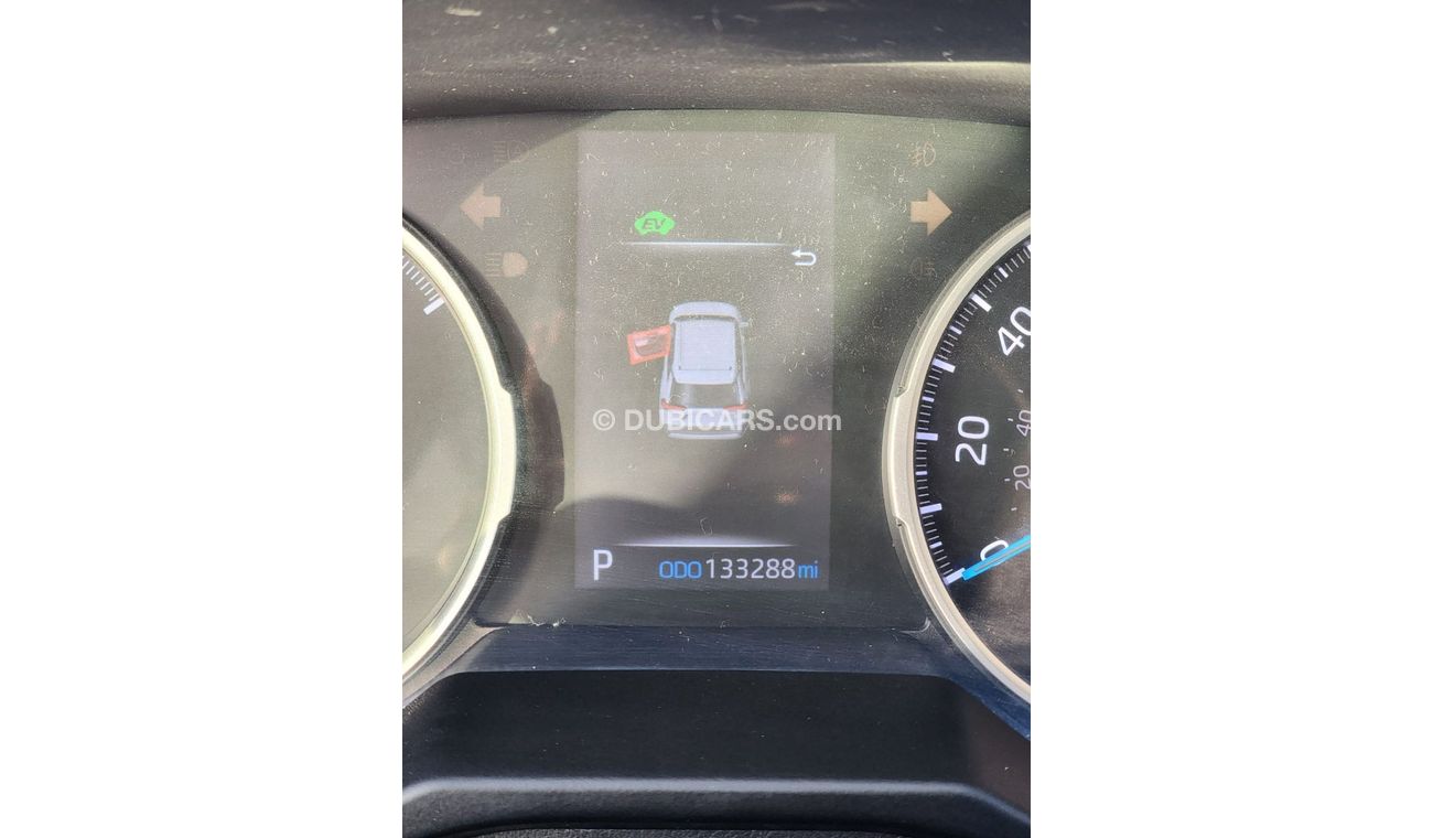 تويوتا راف ٤ LE