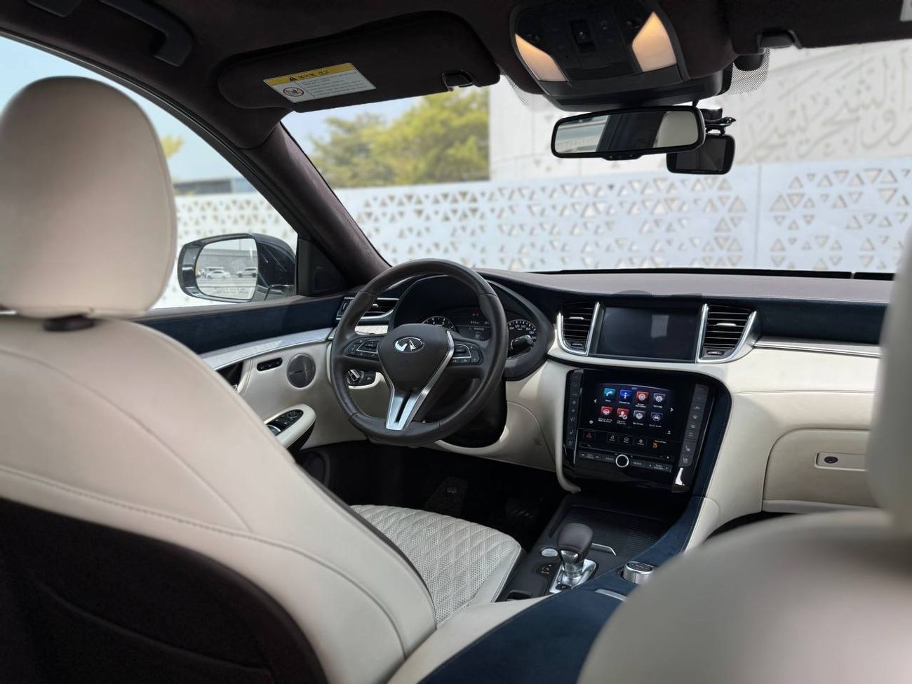 إنفينيتي QX50 2.0T Luxe (AWD)