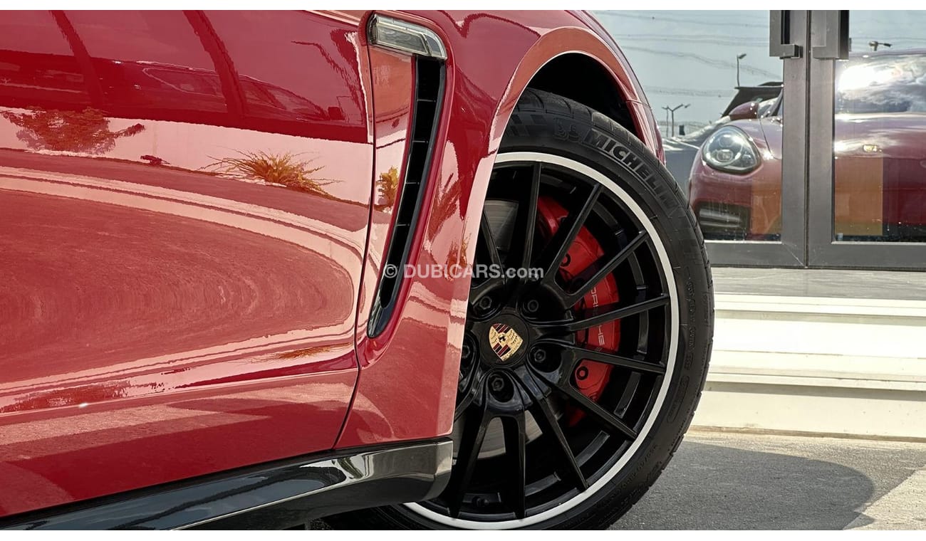 Porsche Panamera 4.8L V8 GCC Specs Full Service History