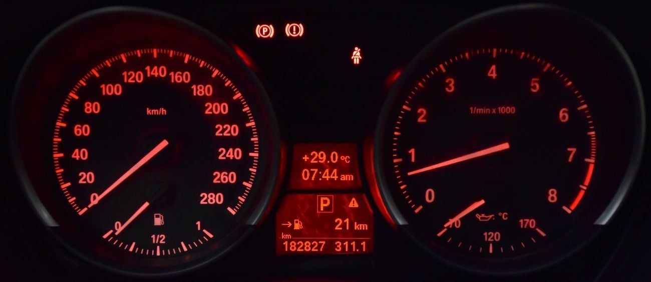 BMW Z4 sDrive 23i EXCLUSIVE EXCELLENT DEAL for our BMW Z4 sDrive23i ( 2012 Model ) in Brown Color GCC Specs