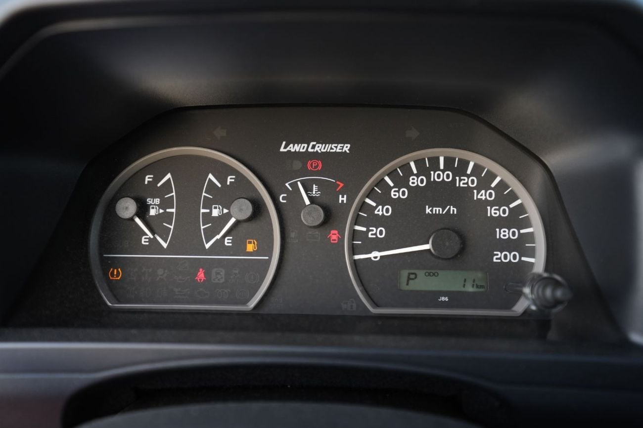 تويوتا لاند كروزر بيك أب 70 TOYOTA LC79 PICK-UP Single Cabin 2.8L 4-cylinder A/T MY26 Basic With Diff-lock