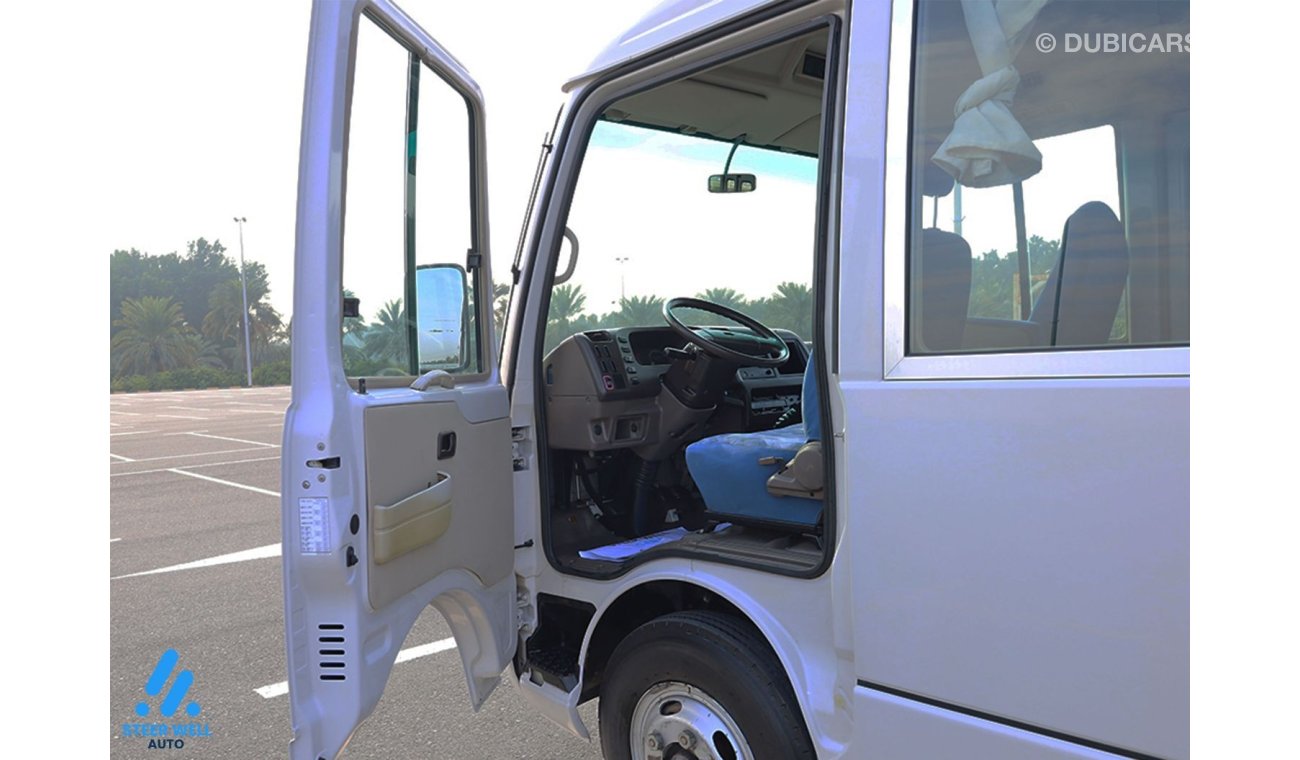 Mitsubishi Rosa 2016 - 30 Seater Bus - M/T Diesel - Well Maintained / Ready to Drive / GCC / Book Now