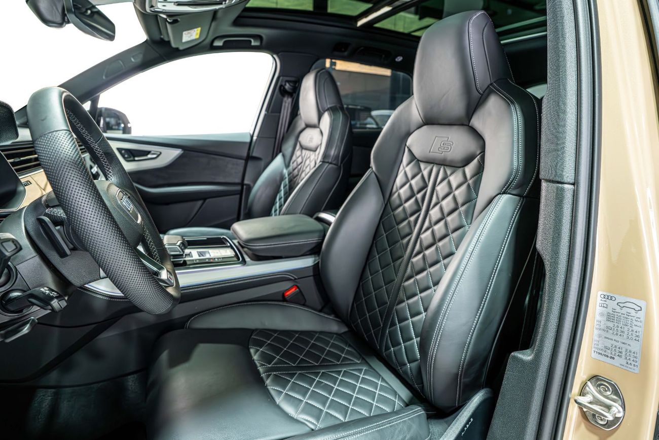 Audi SQ7 Sport Package -Al Nabooda Warranty- Special Sakhir Gold Metallic Color