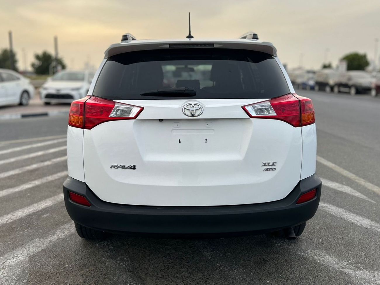 Toyota RAV4 2015 Toyota Rav4 2.5 L V4 Rear Camera - Sunroof - Leather Seat //