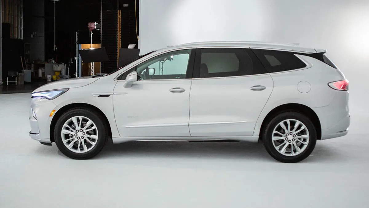 Buick Enclave exterior - Side Profile