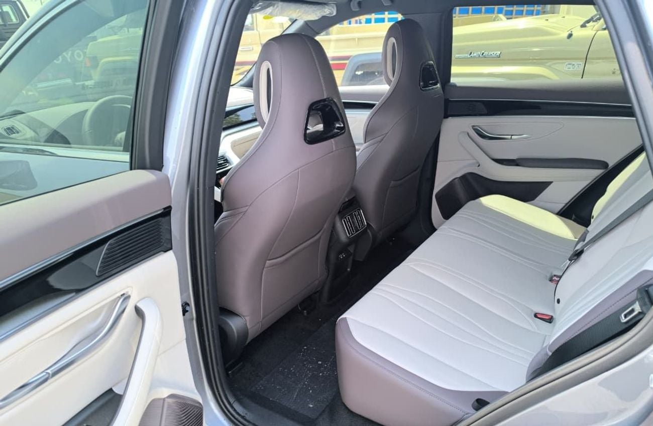 BYD Song Plus FWD BYD Song Plus DM-i With Smart Driving  112 km EV 2025 Model Range Brand New