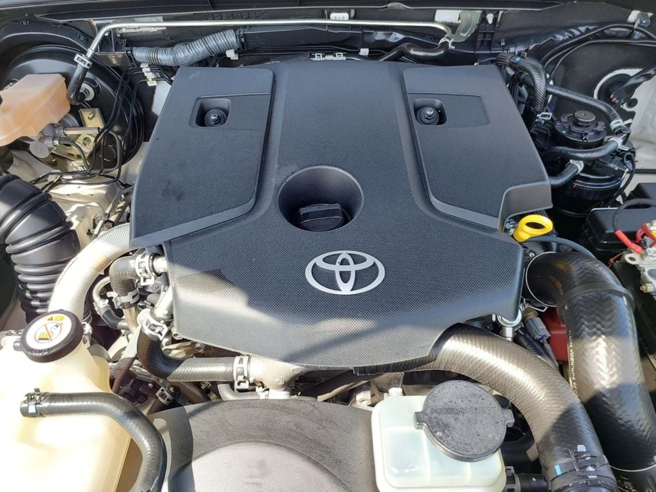 Toyota Hilux (RAMADAN OFFER) TOYOTA HILUX PICKUP RHD 2023 MODEL 2.8 L DIESEL AUTOMATIC(PM85171)