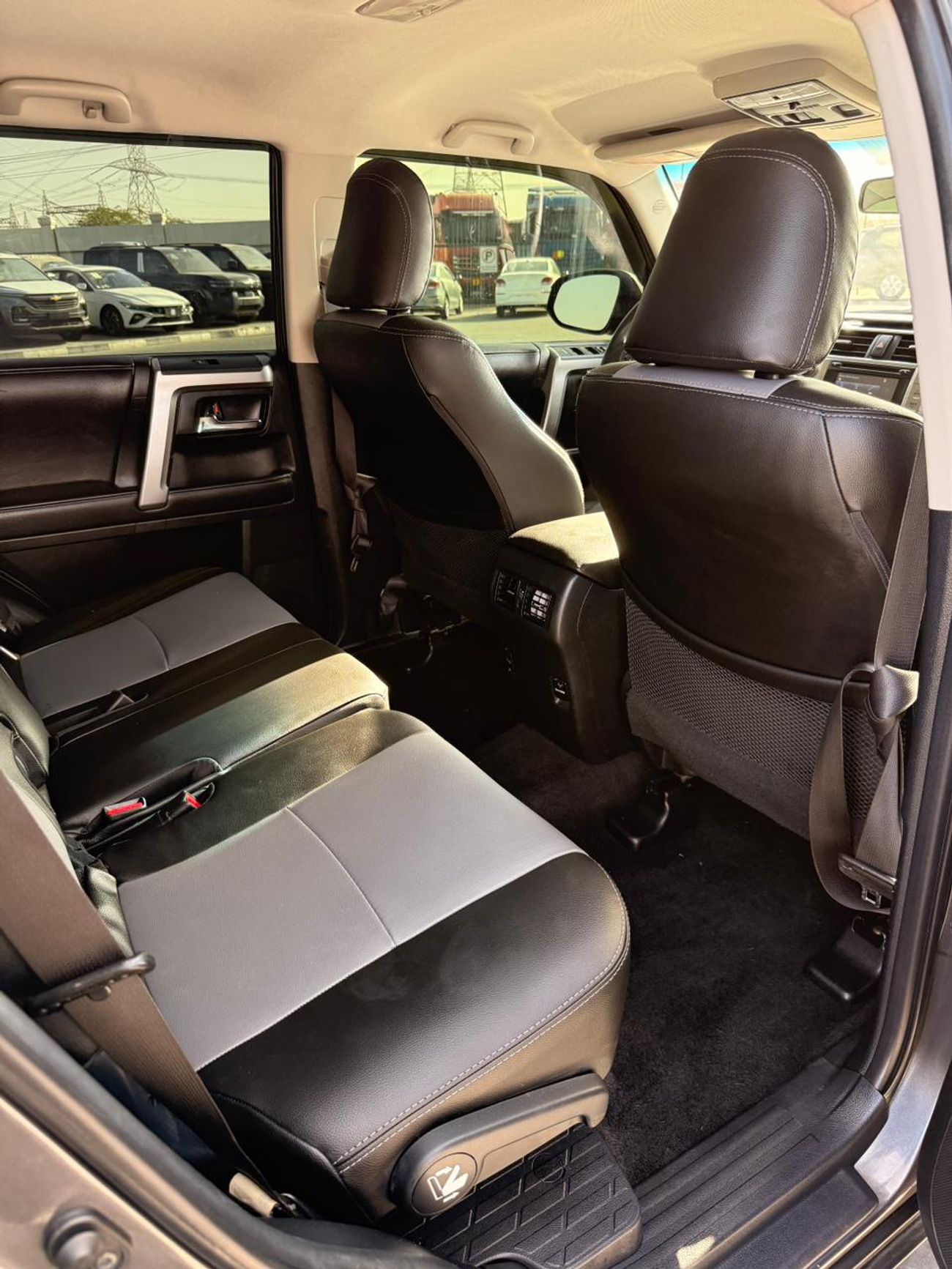 Toyota 4Runner SR5 premium 4WD  7 seater 2016