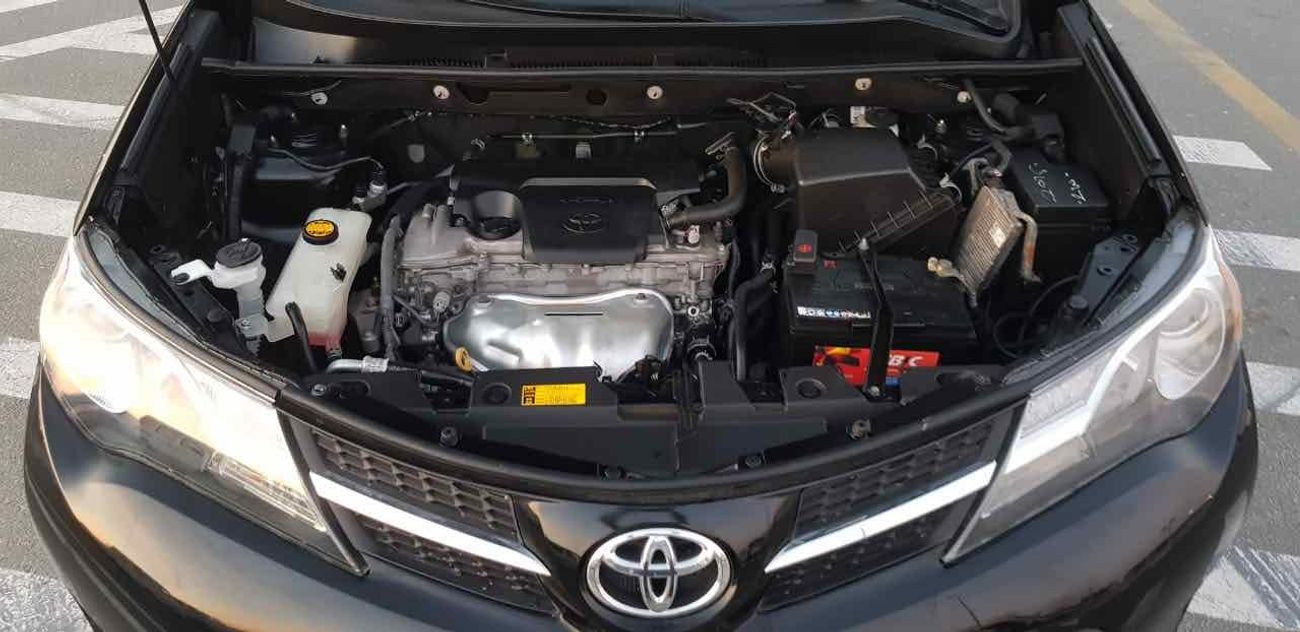 تويوتا راف ٤ fresh and imported and very clean inside out and ready to drive