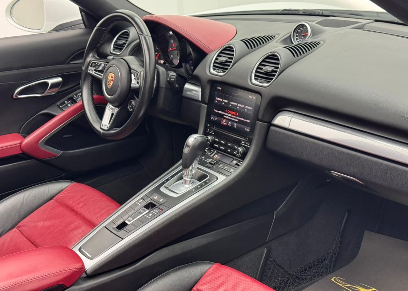 Porsche 718 Boxster S 2.5L A/T 2017 Porsche 718 Boxster S, Porsche Service History, Excellent Condition, GCC