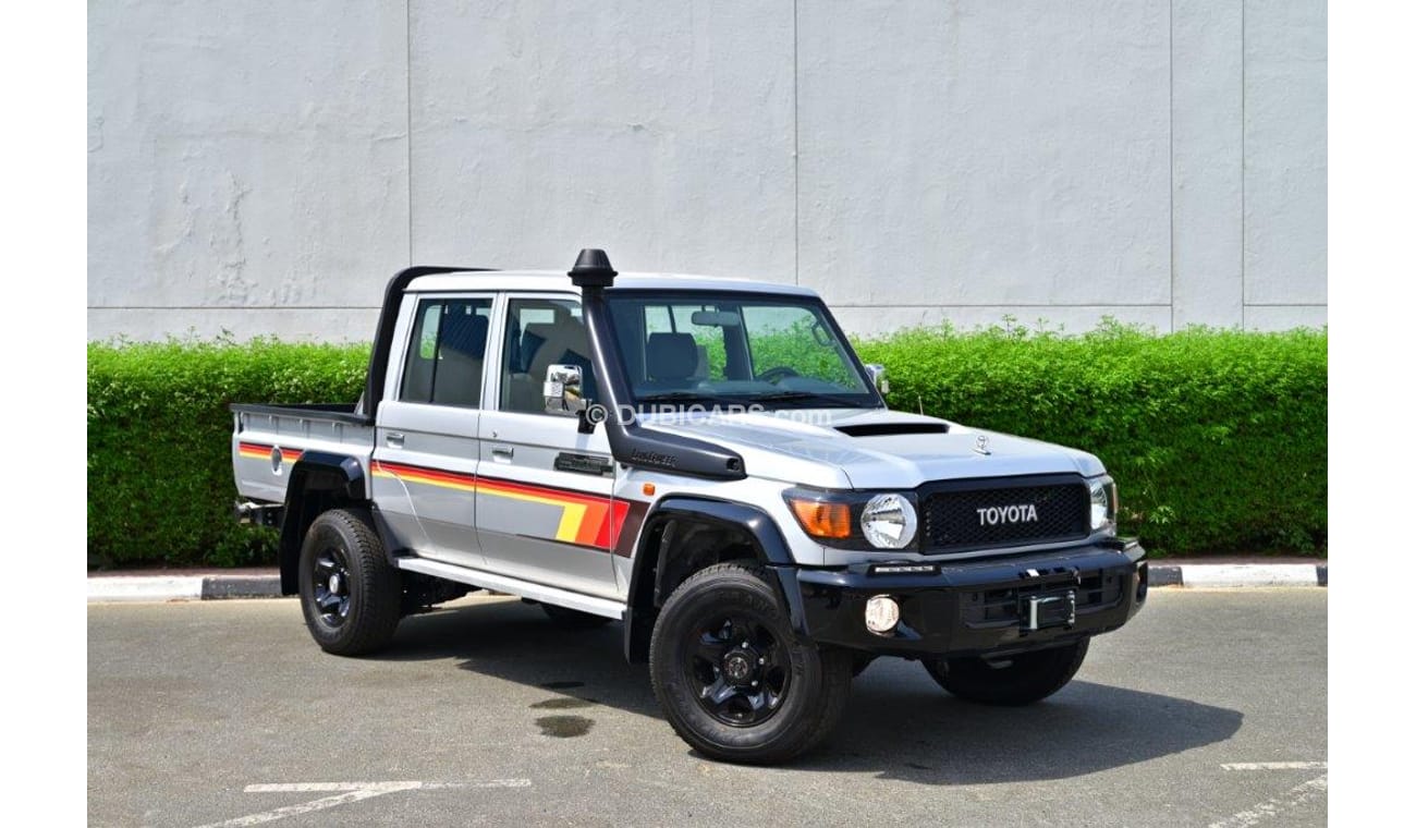 تويوتا لاند كروزر بيك آب Double Cab Pickup Black Edition