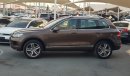 Volkswagen Touareg Volex wagan Touarag model 2011 GCC car full option panoramic roof leather seats back camera full ele