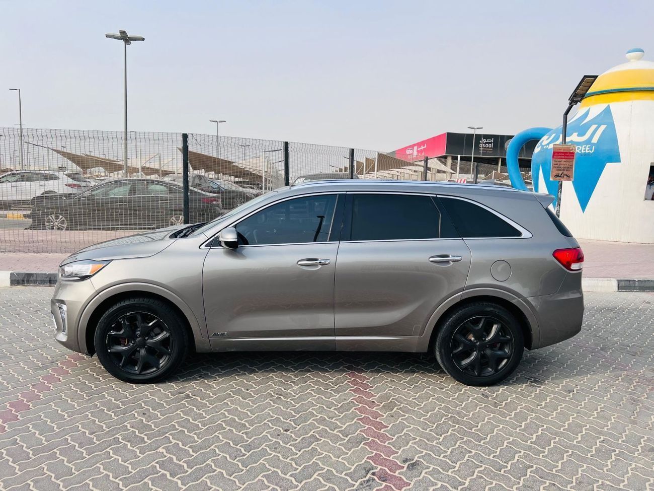 Kia Sorento SX 3.3L LOW Mileage good condition