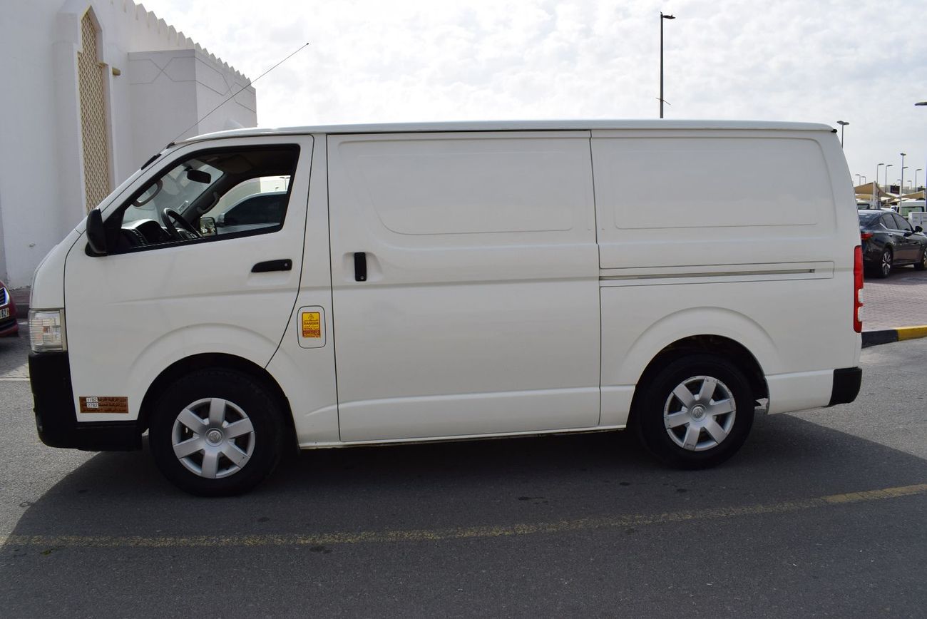 Toyota Hiace Toyota Hiace GL - Standard Roof 2.7L, Model:2016. Excellent condition