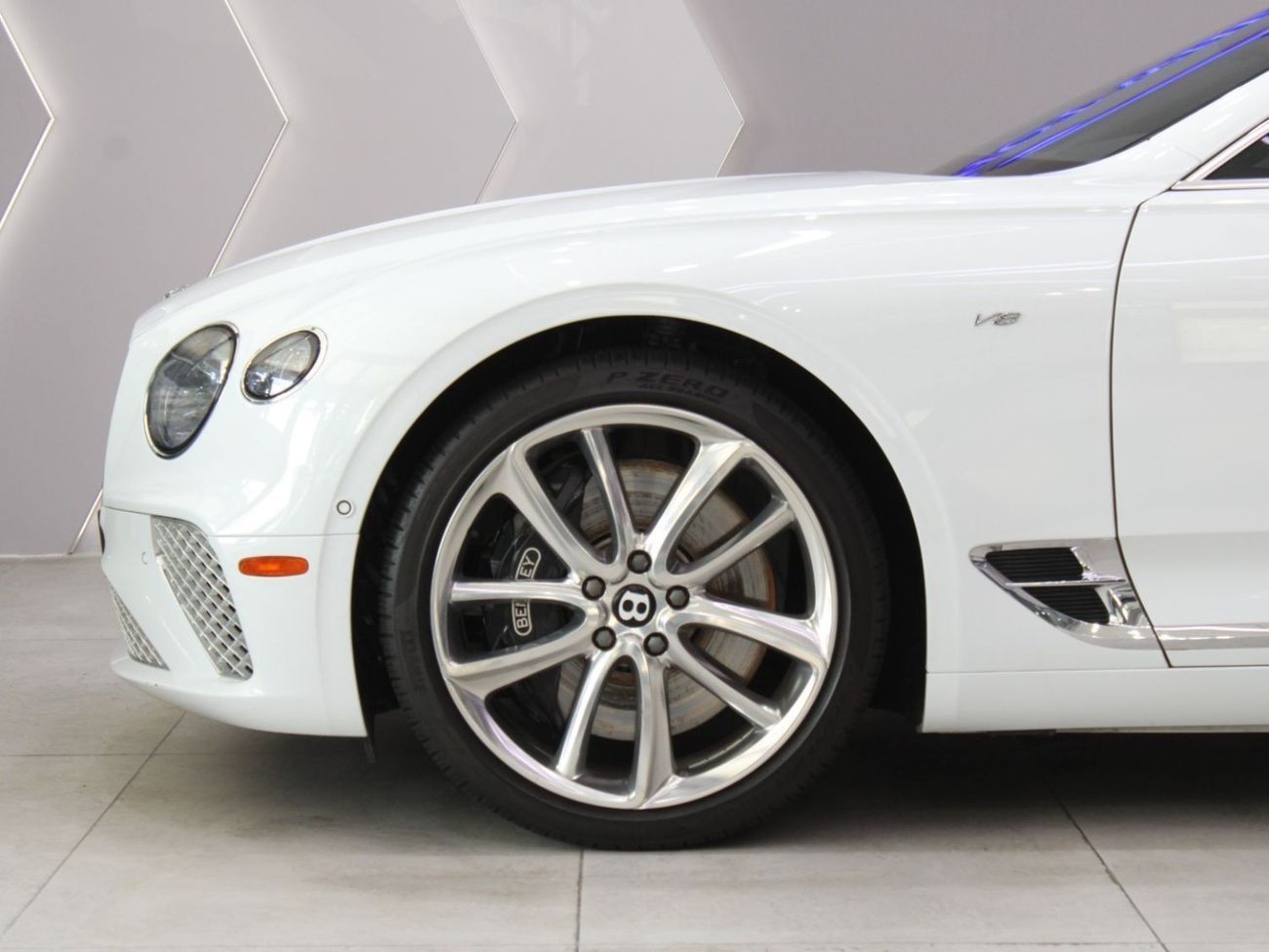 بنتلي كونتيننتال جي تي 4.0T V8