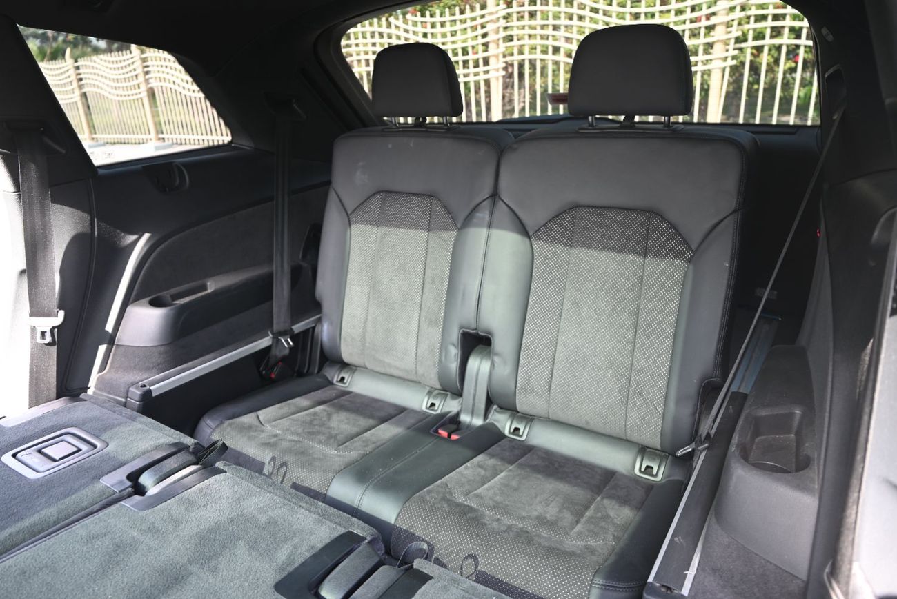 أودي Q7 45 TFSI quattro S-Line Luxury 3.0L