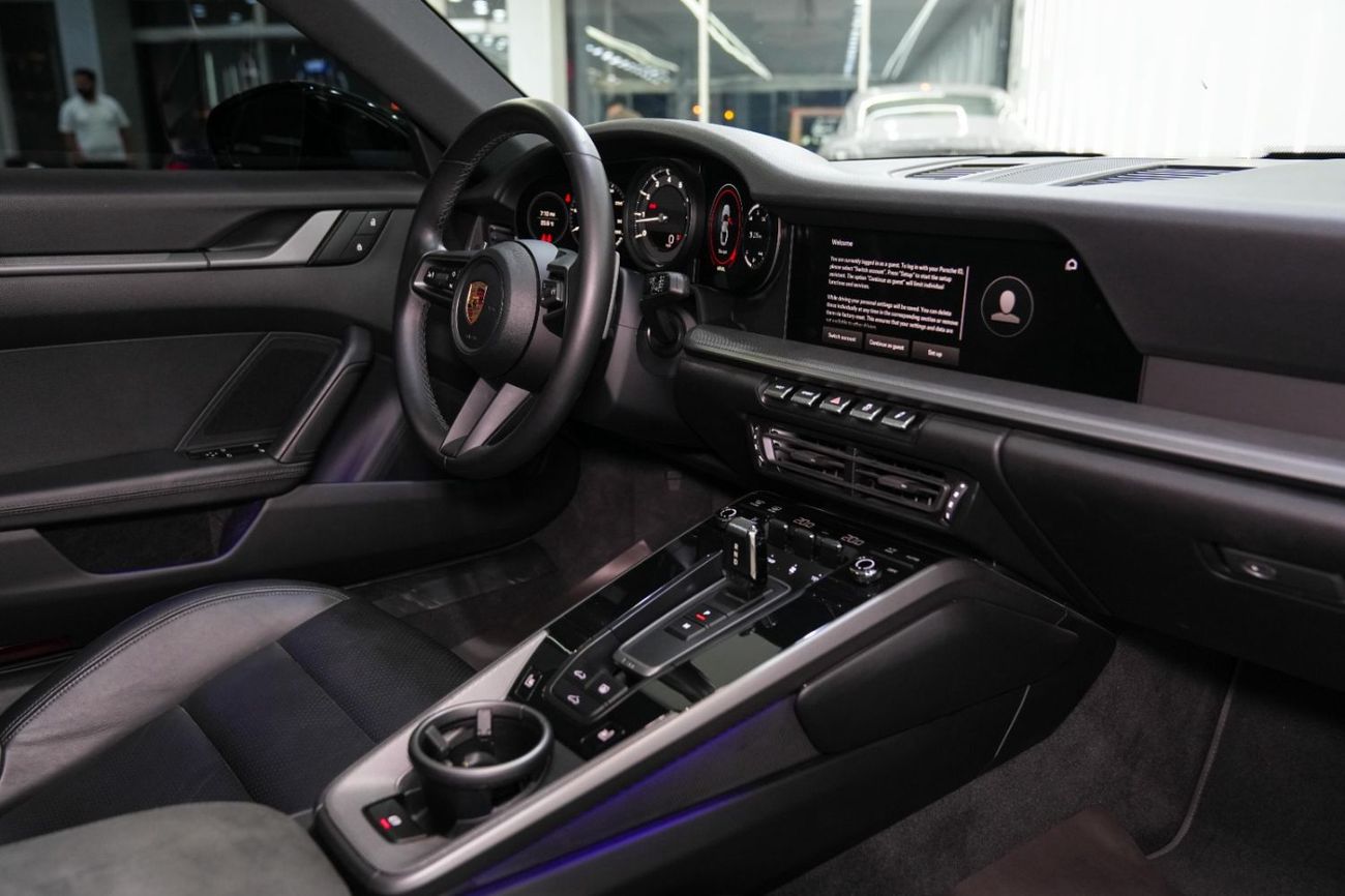 Porsche 911 Porsche 911 Carrera 4S 2024 Accident Free | Paint Free Porsche Warranty  Service Until 2028