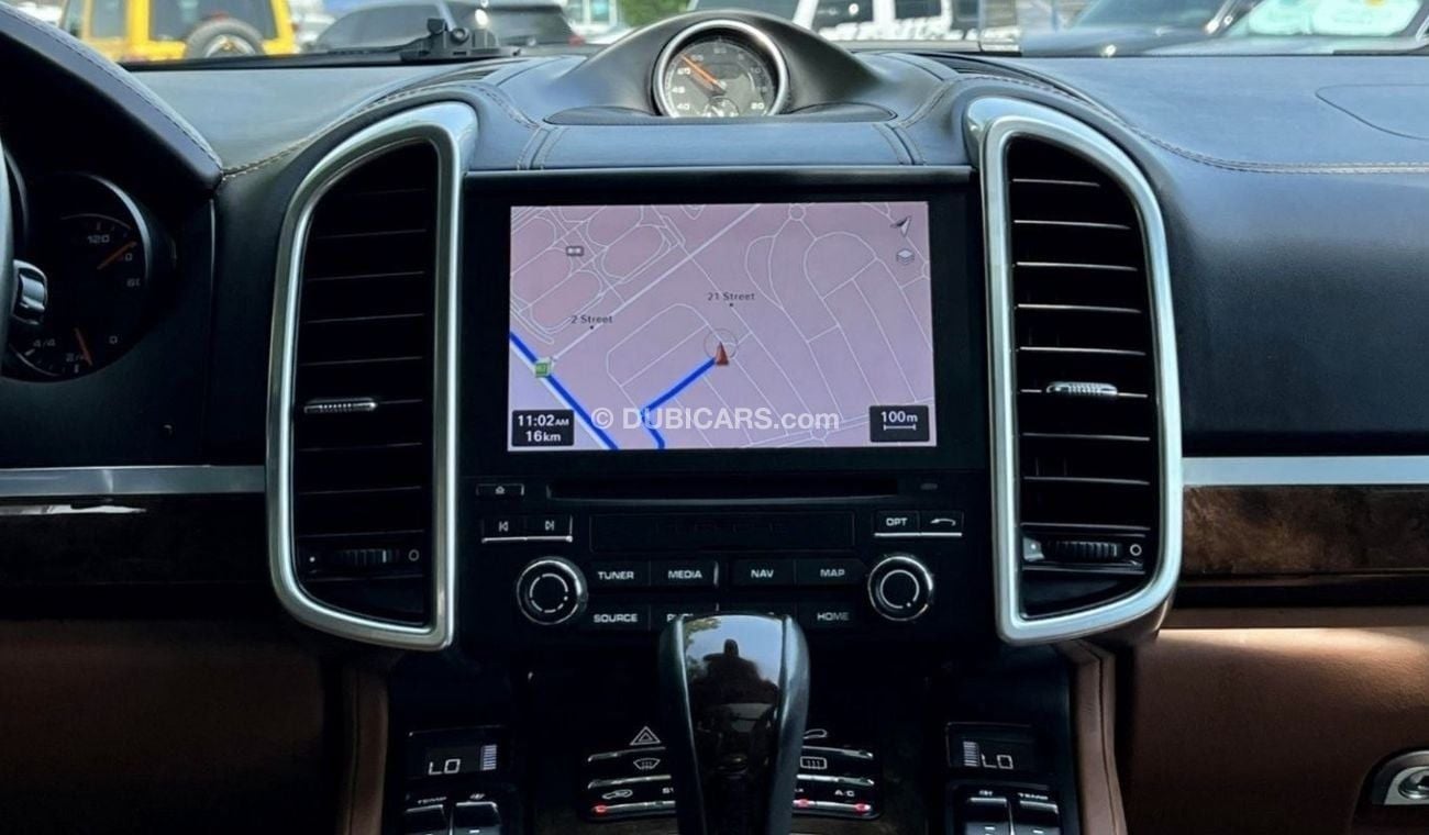 Porsche Cayenne S 2.9L (440 HP) 2018 V6 GCC Full Service History