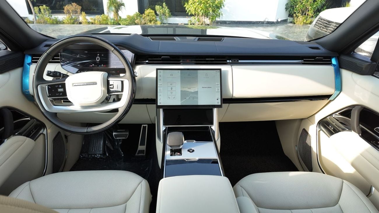 لاند روفر رينج روفر AUTOBIOGRAPHY P530 | Belgravia Green | Black Roof | White Interior | Shadow Exterior Package | GCC Specs