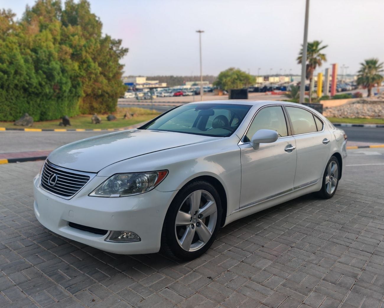 Lexus LS460 LWB 4ST