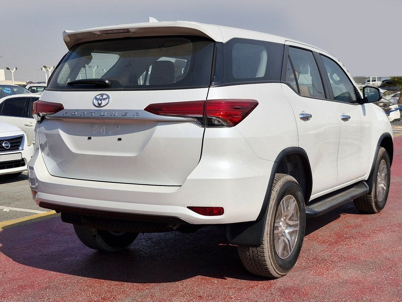 Toyota Fortuner EXR Toyota Fortuner (TGN156) – 2.7L Petrol – 4WD – White – 2025 Model