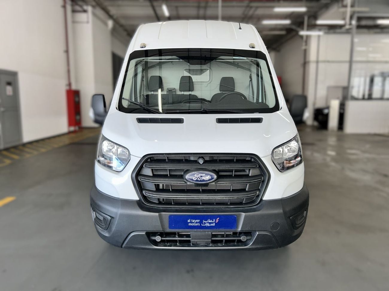 فورد ترانزت TVE4523 TRANSIT / AL TAYER MOTORS AL QOUZ SHOWROOM