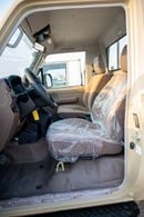 تويوتا لاند كروزر بيك آب 4.0L Single Cabin | Automatic | Petrol | Four Wheel Drive | 2 Doors | V6