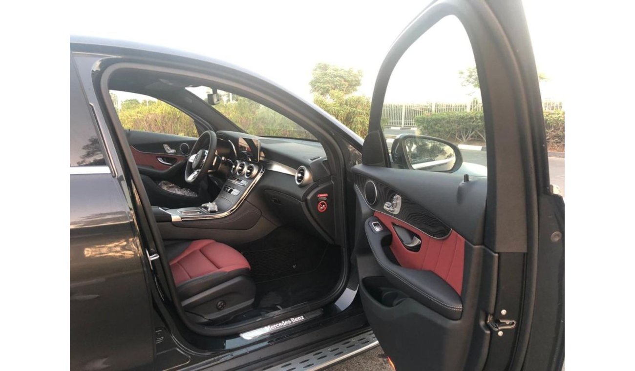 مرسيدس بنز GLC 300 2020 Mercedes-Benz GLC 300 4MATIC, 2.0L, GCC 0km