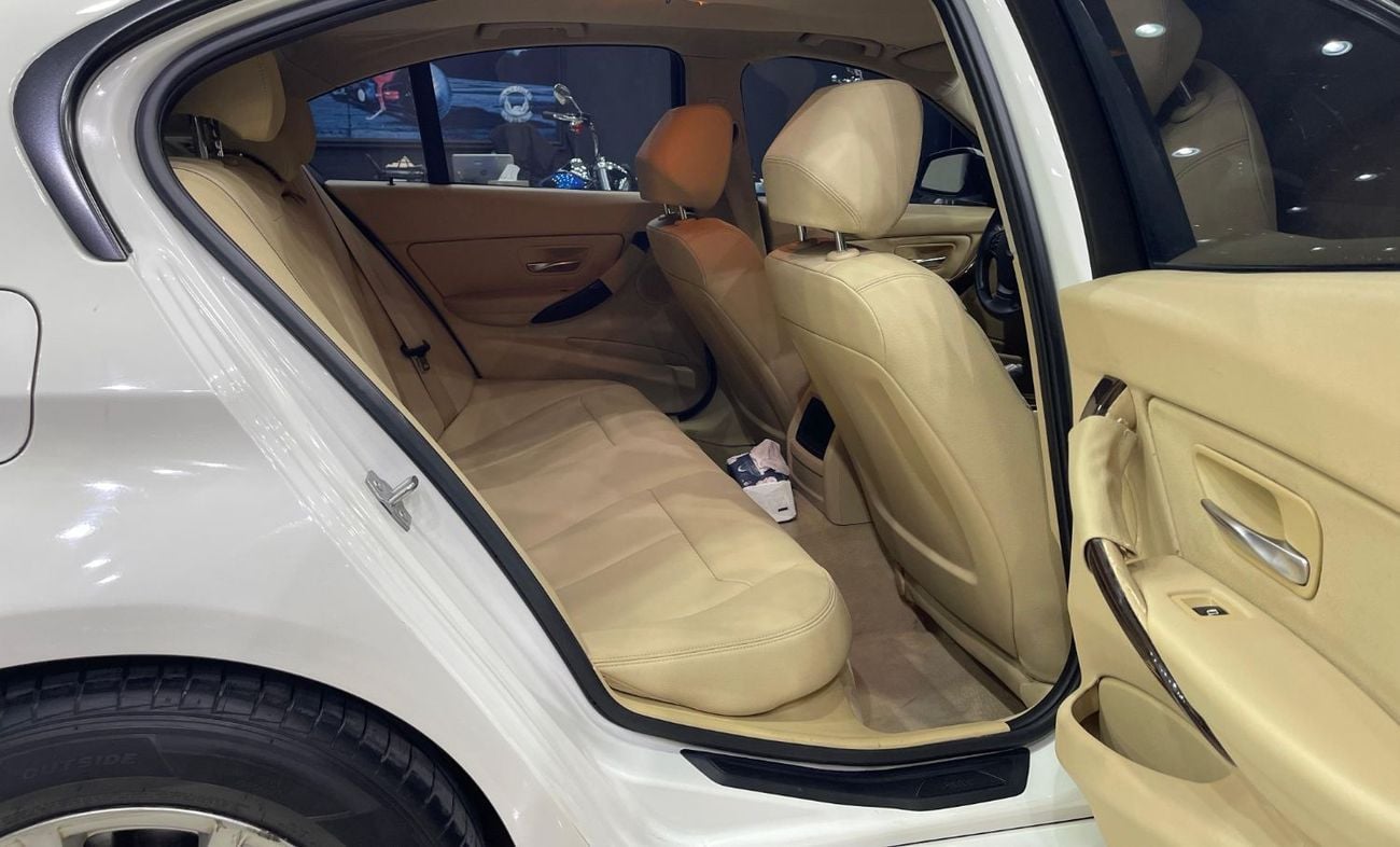 بي أم دبليو 320 Exclusive 2.0L