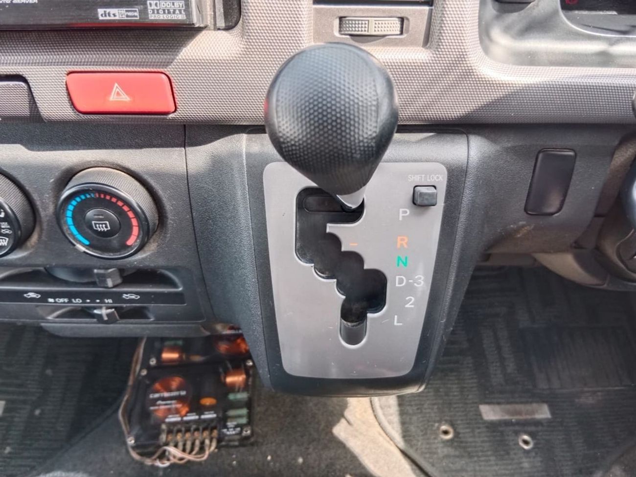 Toyota Hiace TOYOTA HIACE VAN RIGHT HAND DRIVE (PM1282)