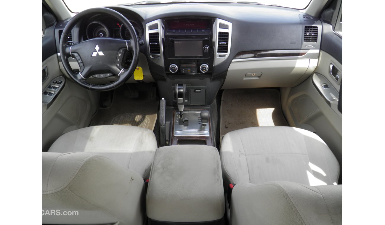 Mitsubishi Pajero GLS 3.5 with sunroof Ref# 384