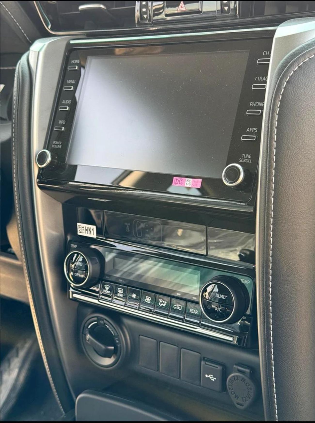 Toyota Fortuner TOYOTA FORTUNER 2.7L PETROL AUTO WD 2025