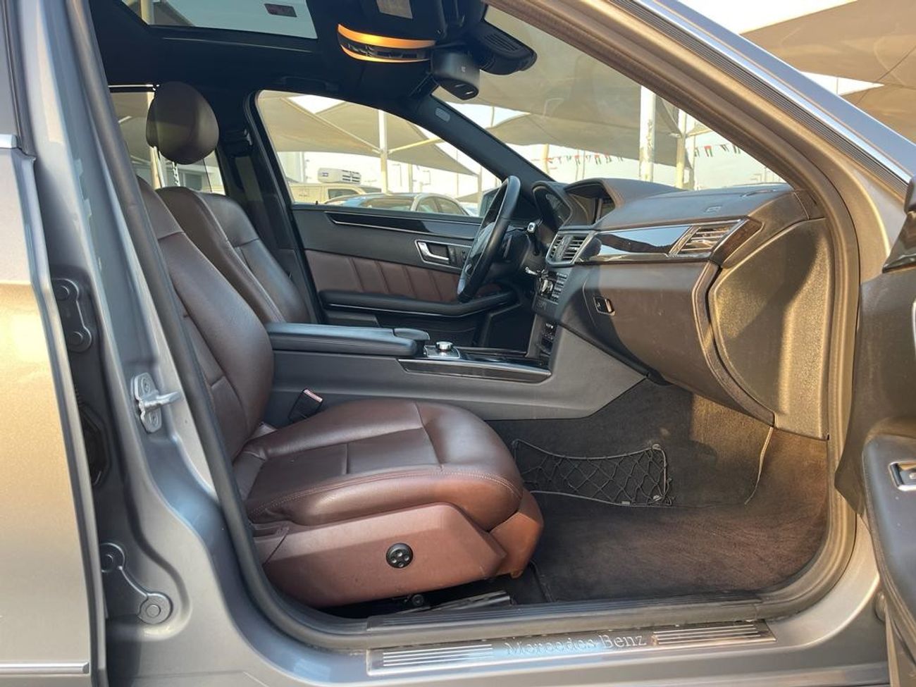 Mercedes-Benz E300 Avantgarde Mercedes E300 AMG_GCC_2012_Excellent Condition _Full option